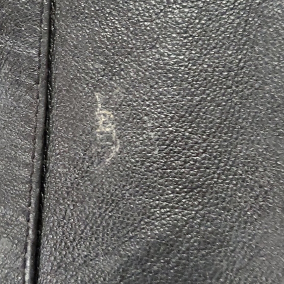 Leather jacket - Picture 3 of 3